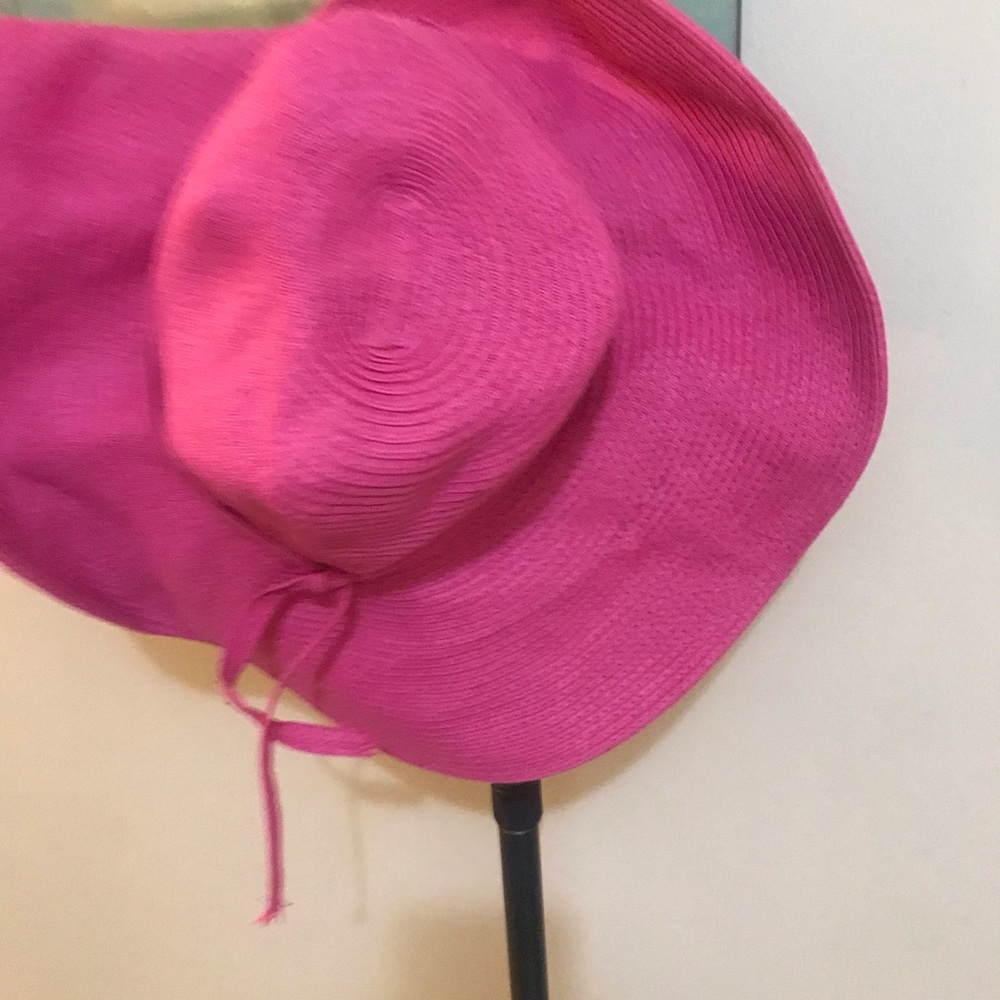 Pink floppy hat - Picture 2 of 2